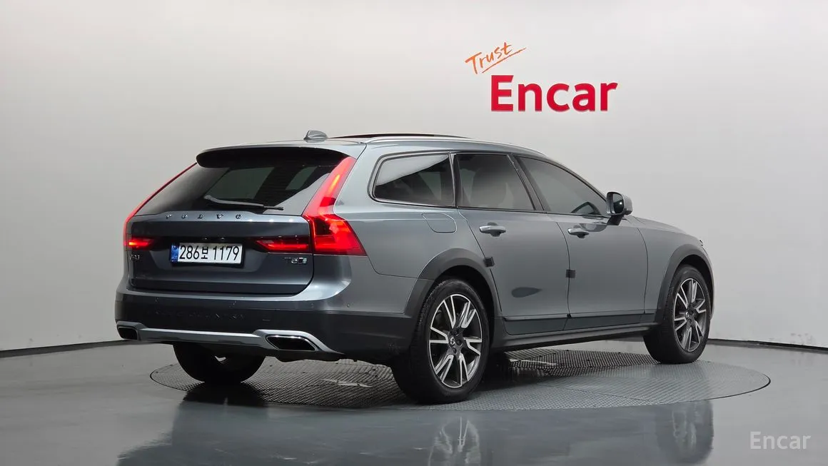 Volvo V90