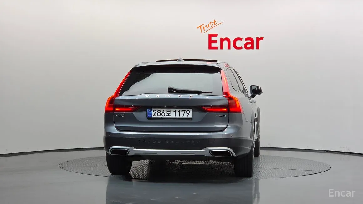Volvo V90