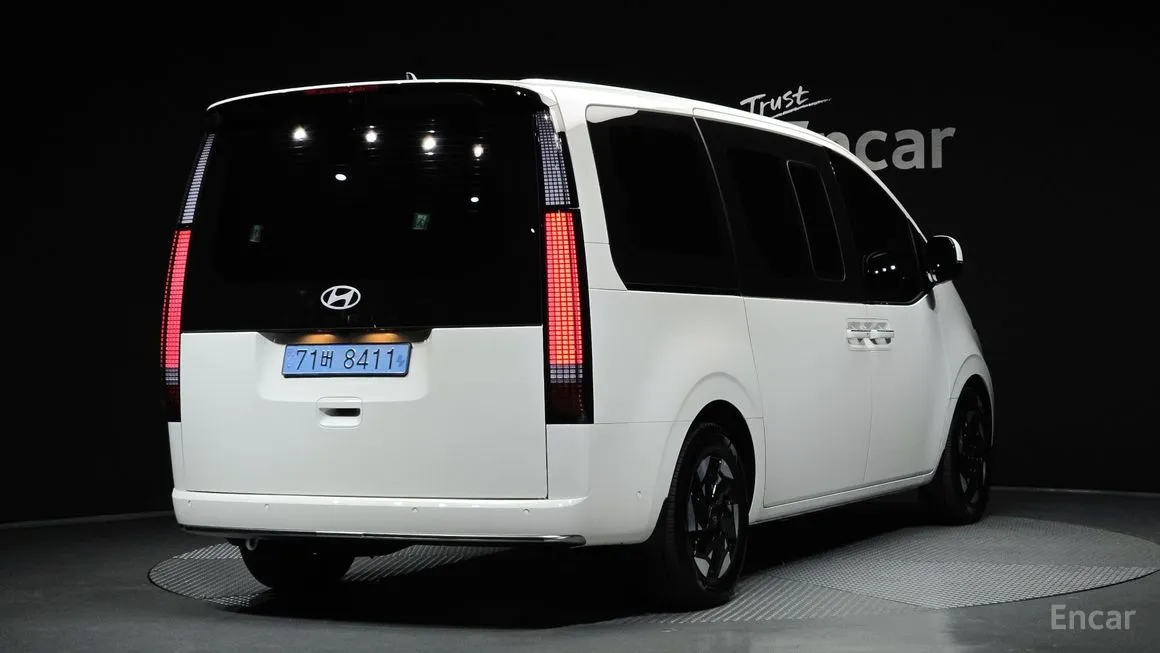 Hyundai Staria