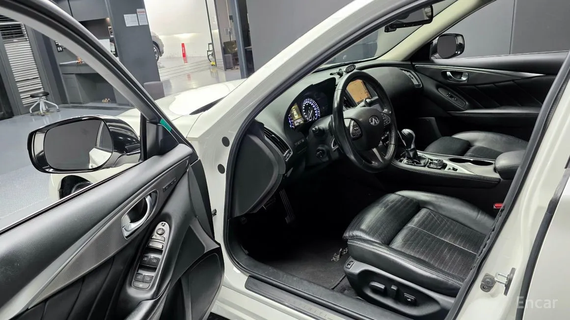Infiniti Q50