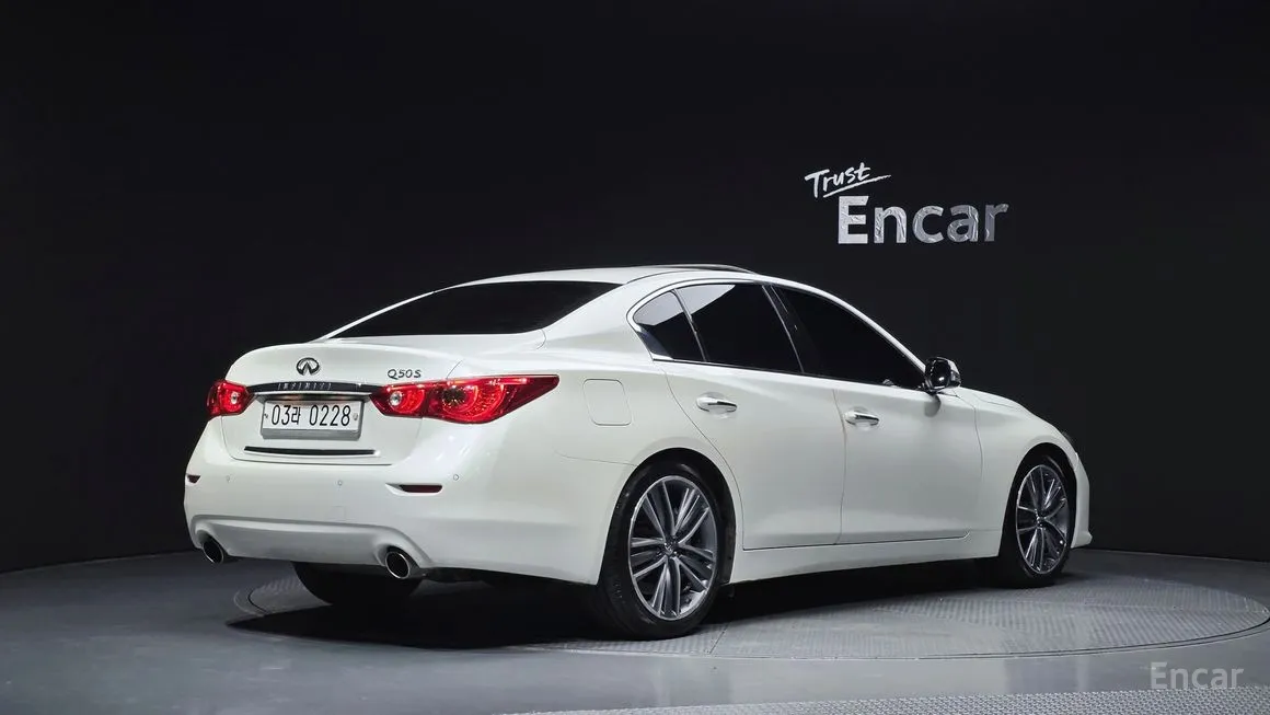 Infiniti Q50
