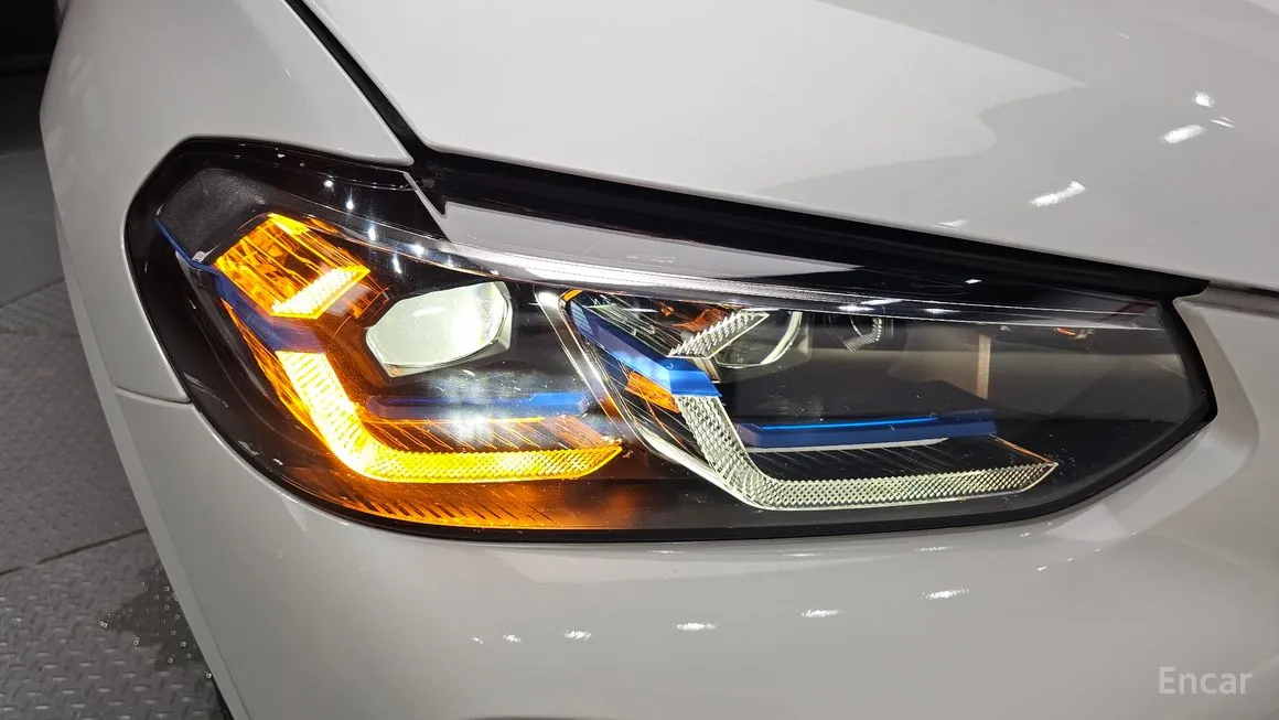 BMW iX3