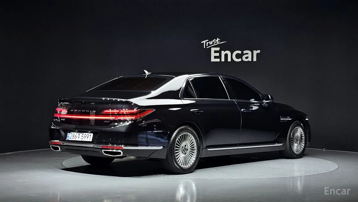 Genesis G90