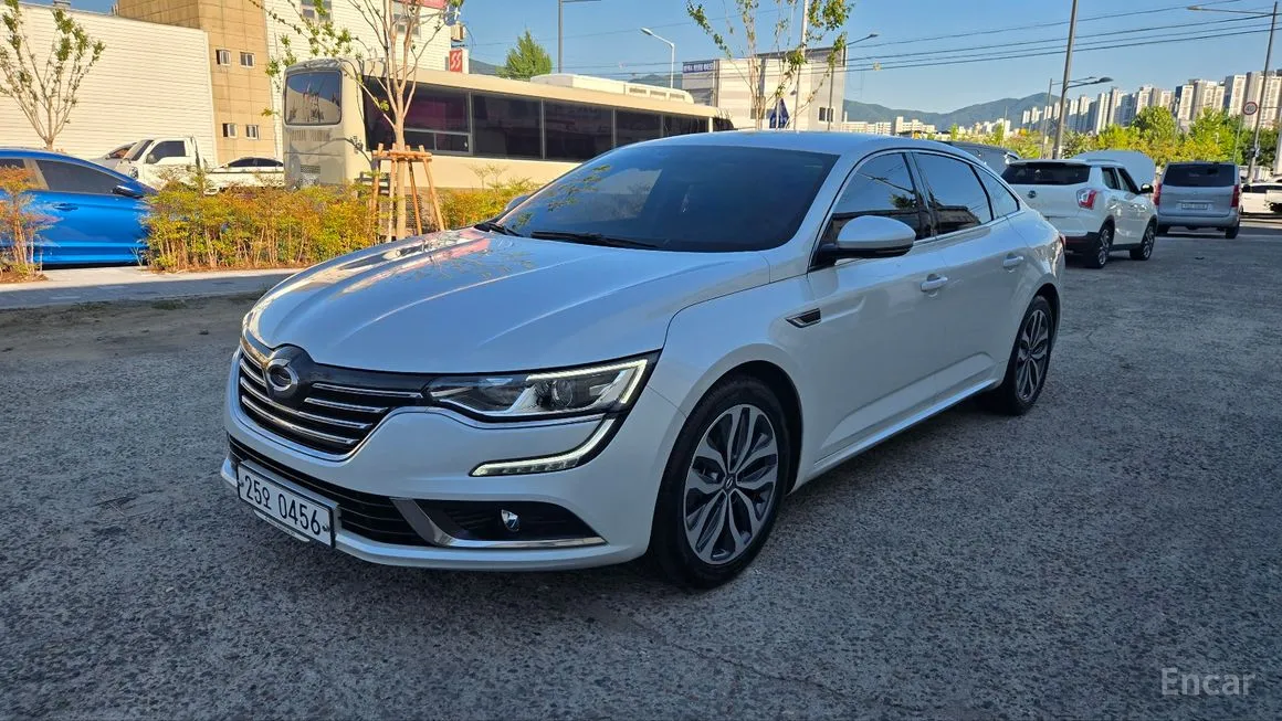 Renault SM6