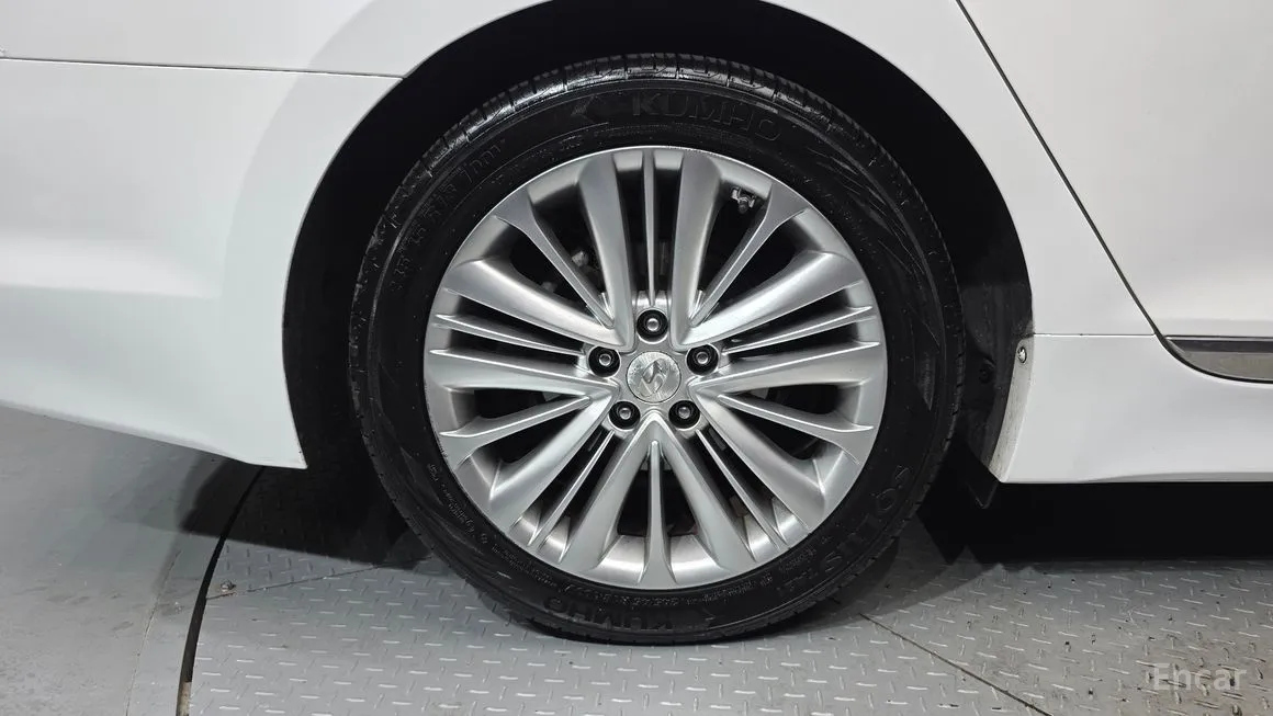 Hyundai Aslan