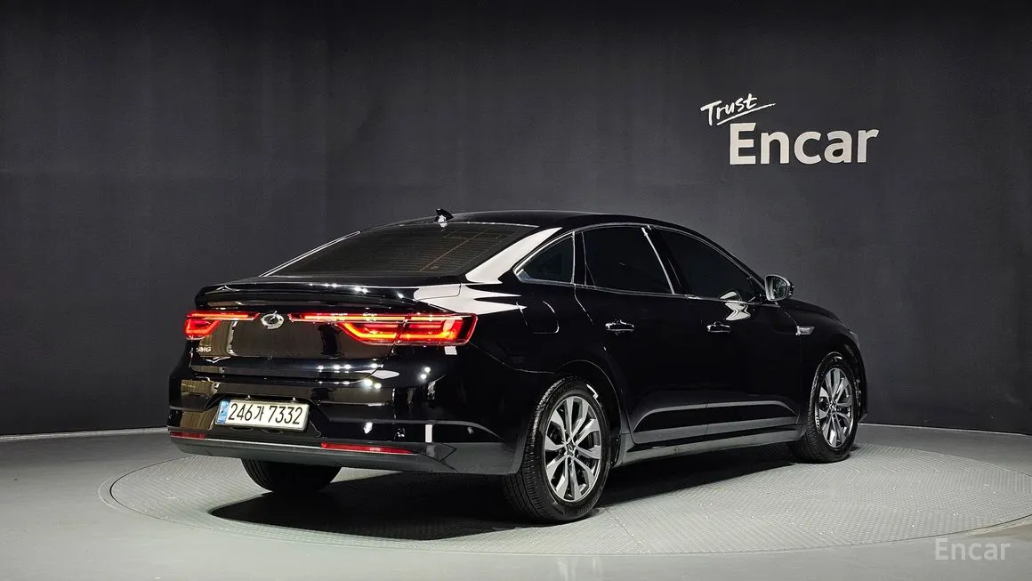 Renault SM6