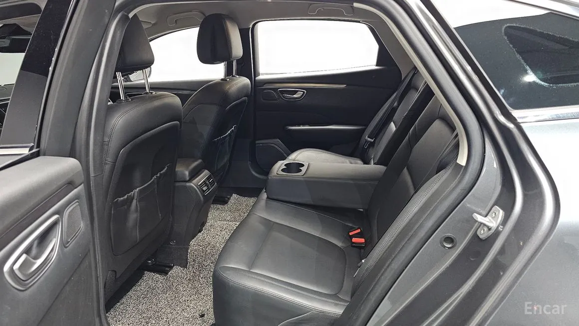 Renault SM6