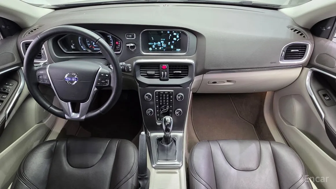 Volvo V40