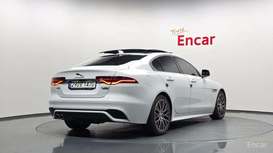 Jaguar XE