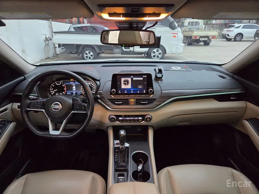 Nissan Altima