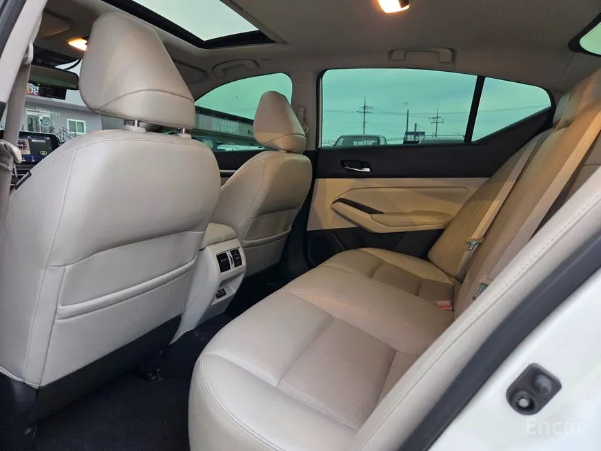 Nissan Altima