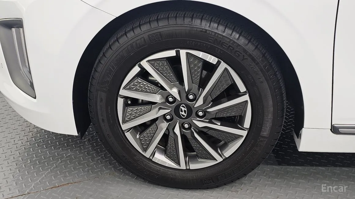 Hyundai Ioniq