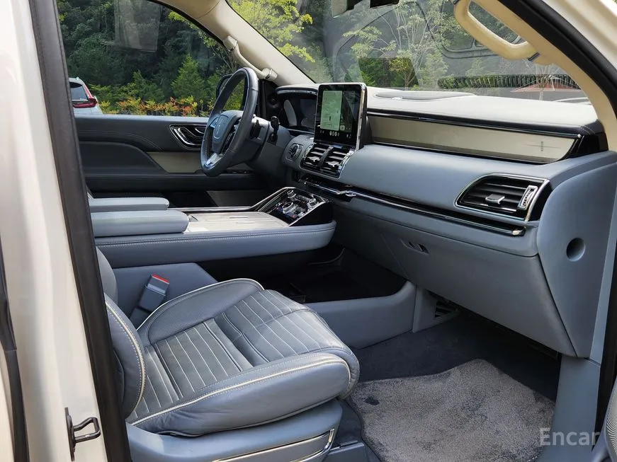Lincoln Navigator