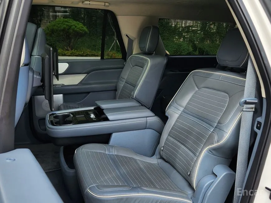 Lincoln Navigator