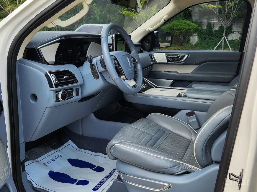 Lincoln Navigator