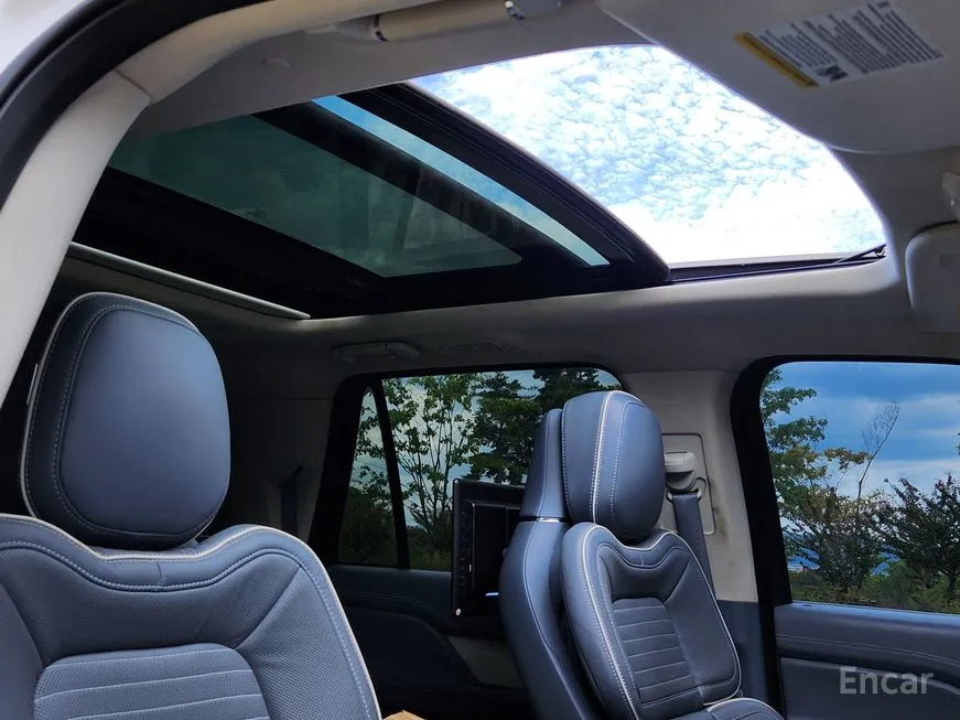 Lincoln Navigator