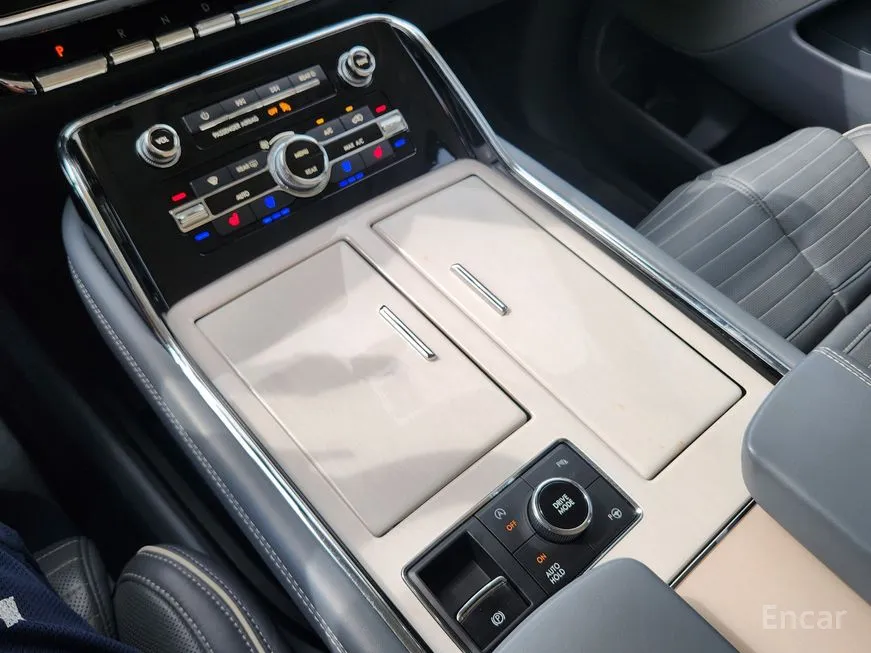 Lincoln Navigator