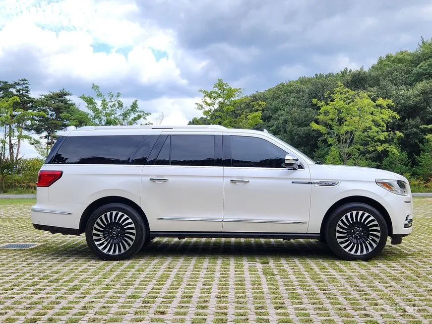 Lincoln Navigator