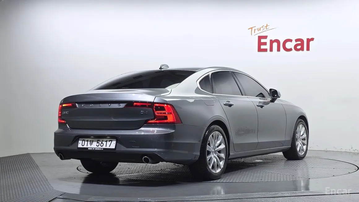 Volvo S90