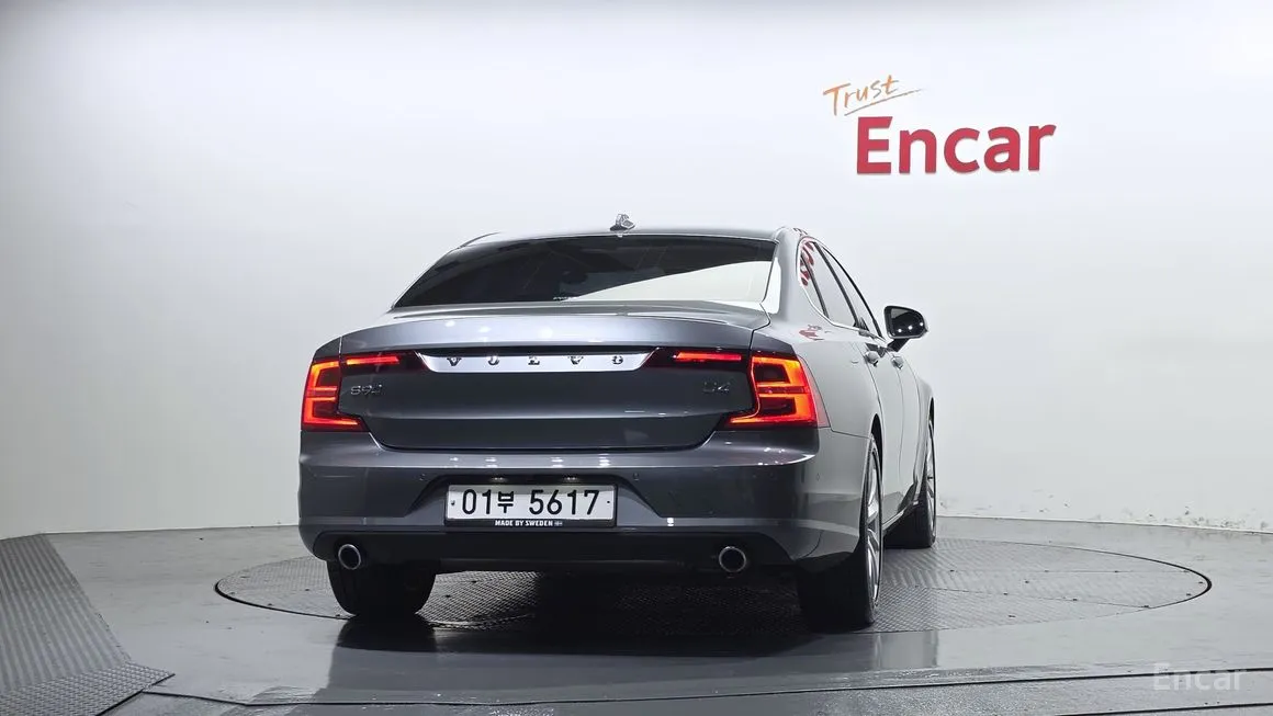 Volvo S90
