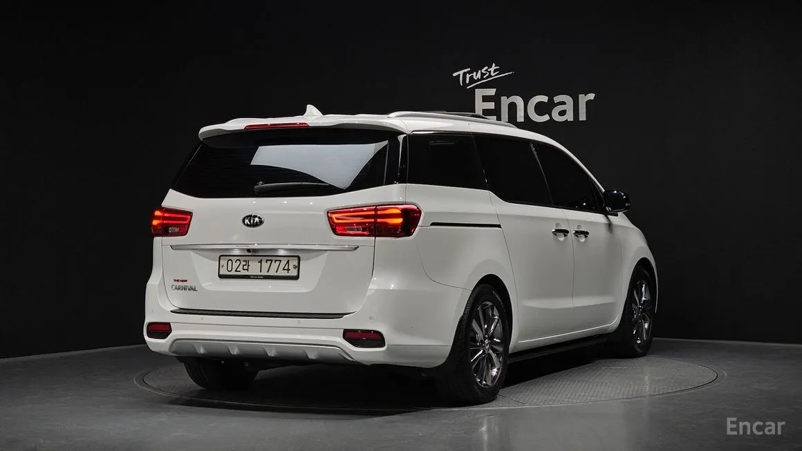 Kia Carnival