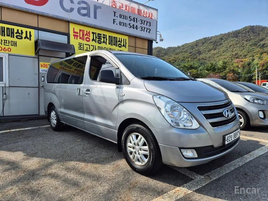 Hyundai Starex