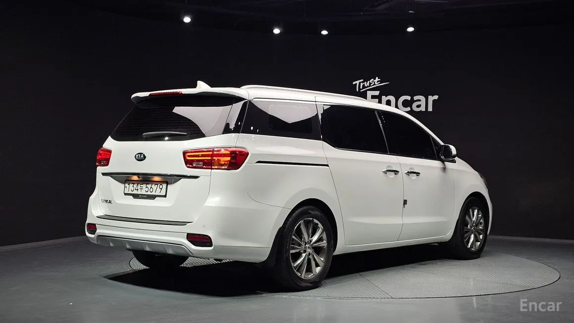 Kia Carnival