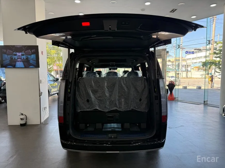 Hyundai Staria
