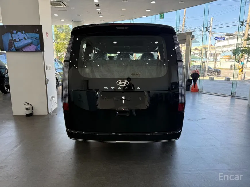 Hyundai Staria