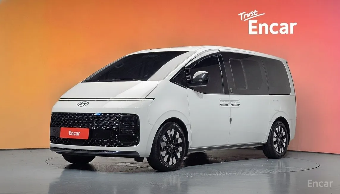 Hyundai Staria