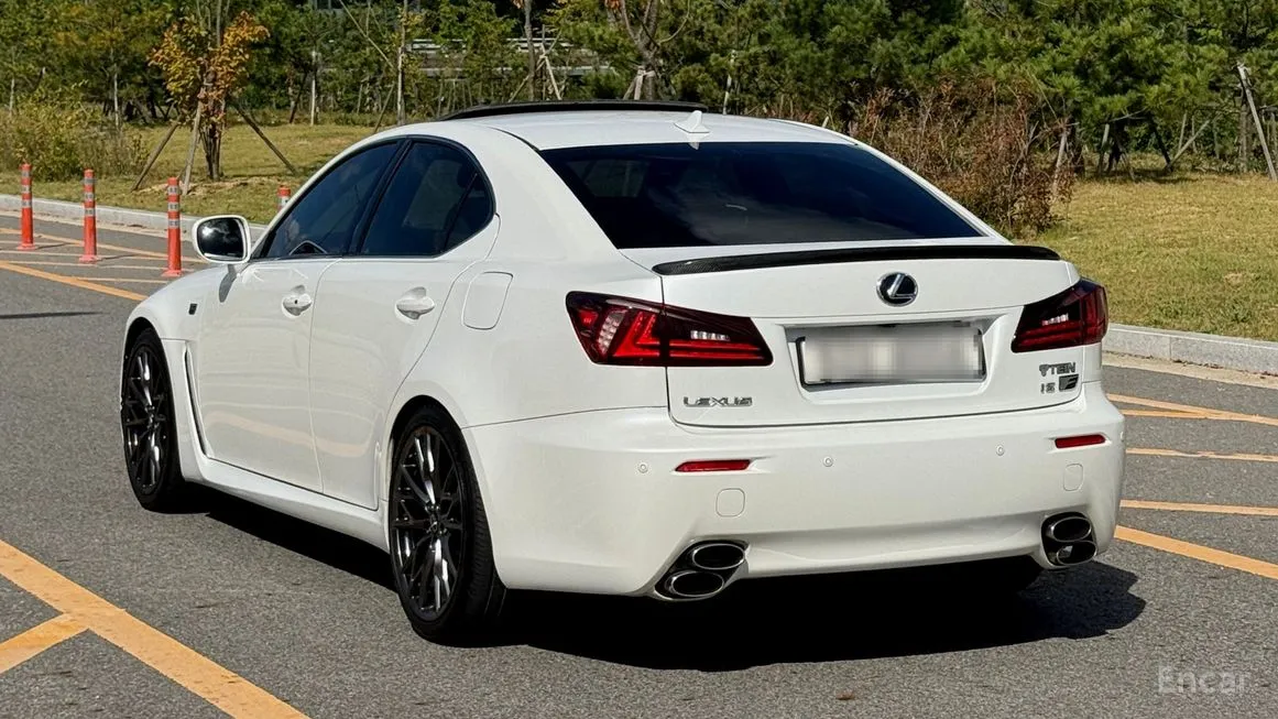 Lexus IS