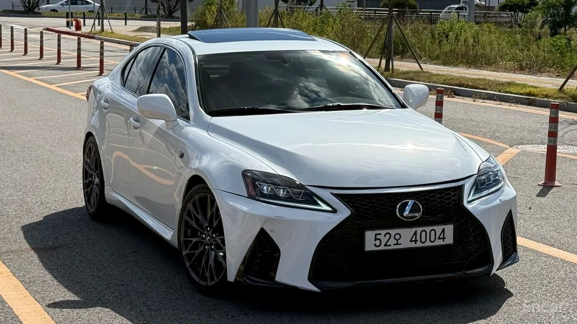 Lexus IS