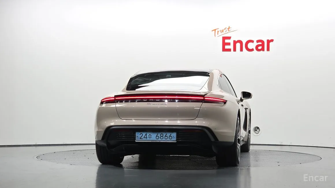 Porsche Taycan
