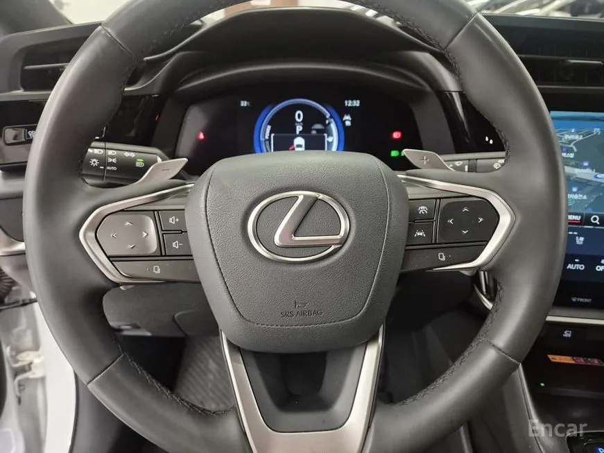 Lexus RZ