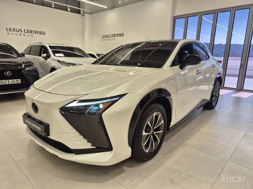 Lexus RZ