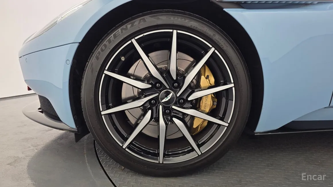 Astonmartin DB11