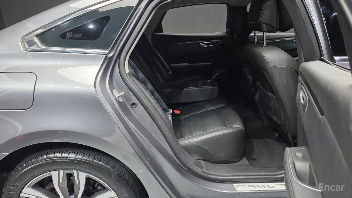 Renault SM6