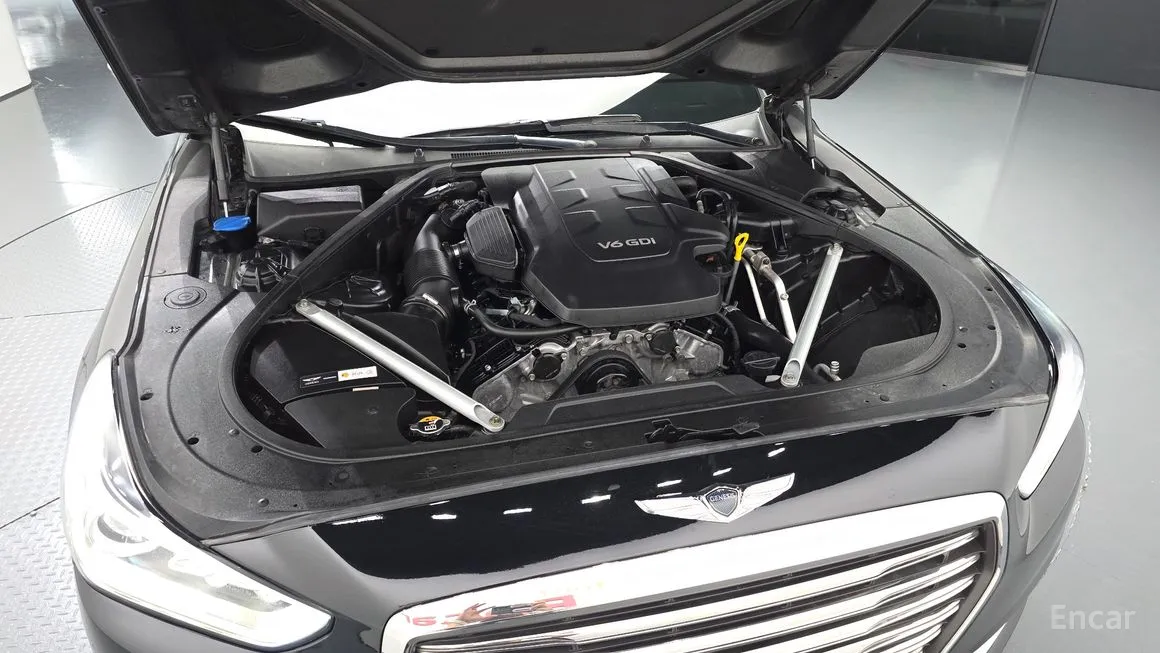 Genesis EQ900