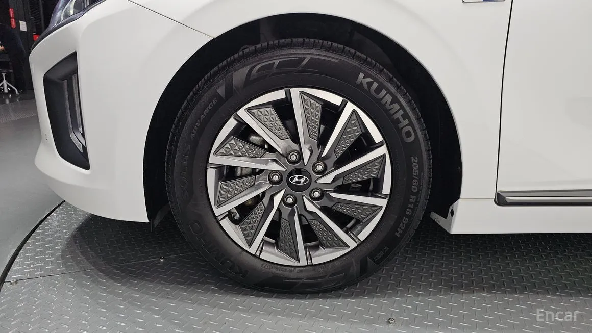Hyundai Ioniq