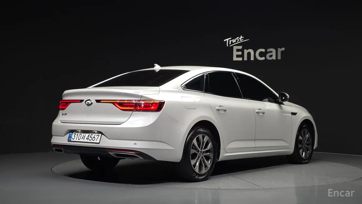 Renault SM6