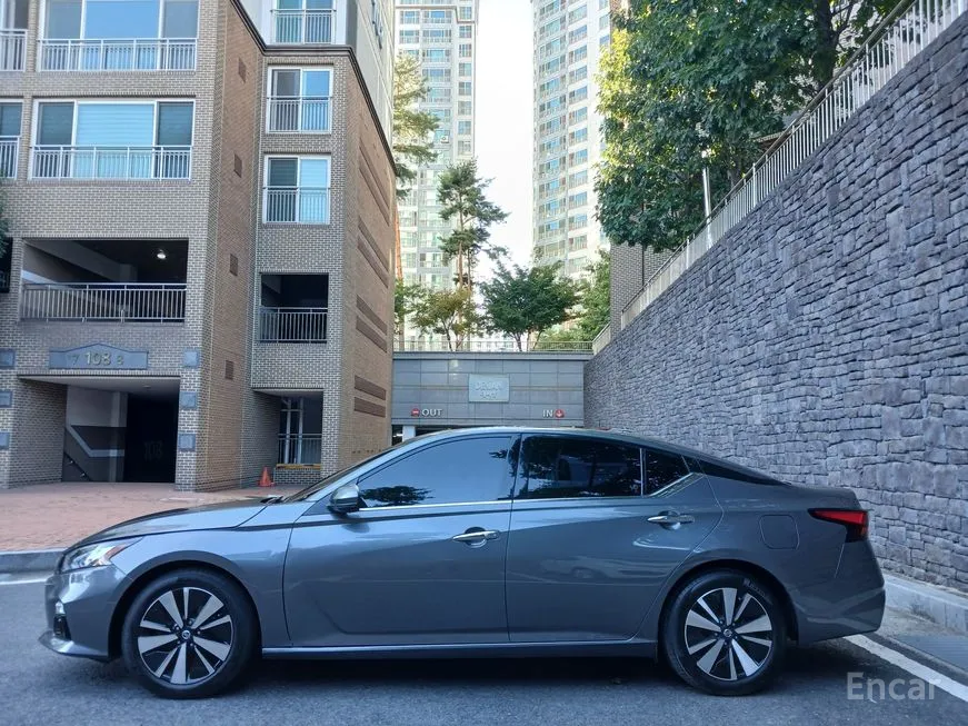 Nissan Altima