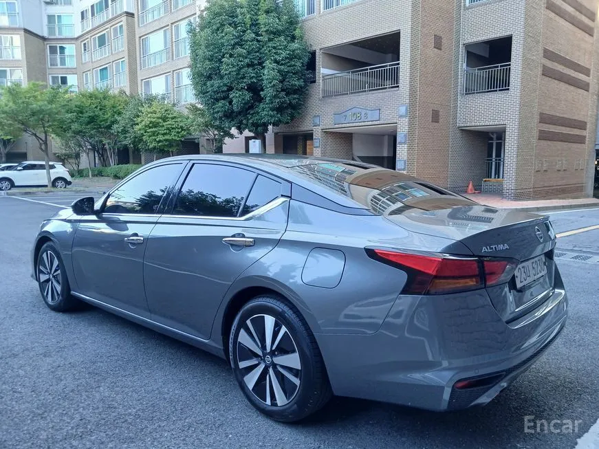 Nissan Altima