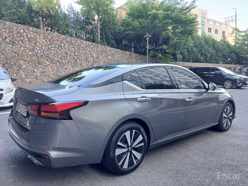 Nissan Altima