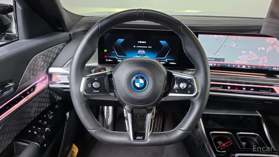 BMW i7