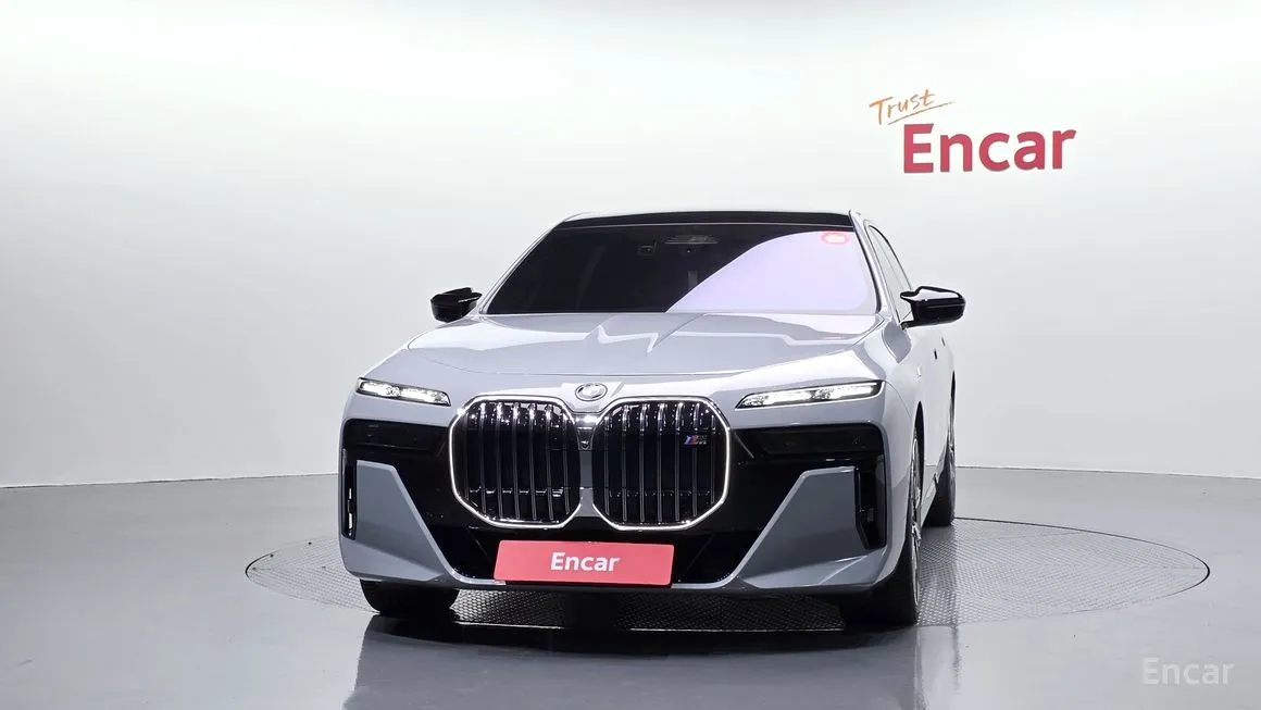 BMW i7