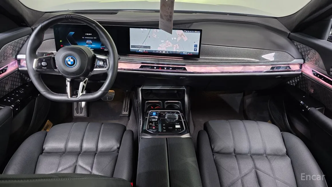 BMW i7