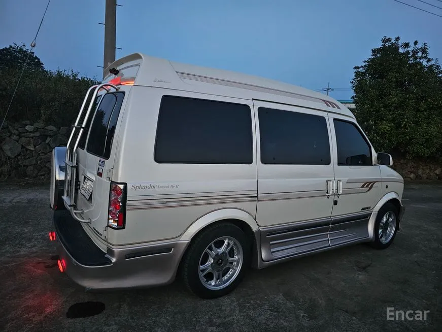 Chevrolet Astro Van