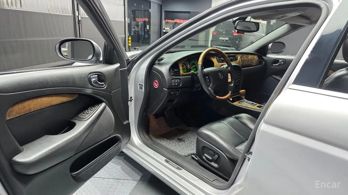 Jaguar S-TYPE
