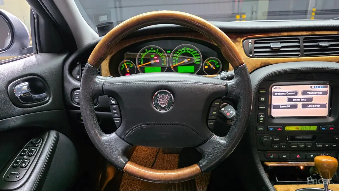 Jaguar S-TYPE
