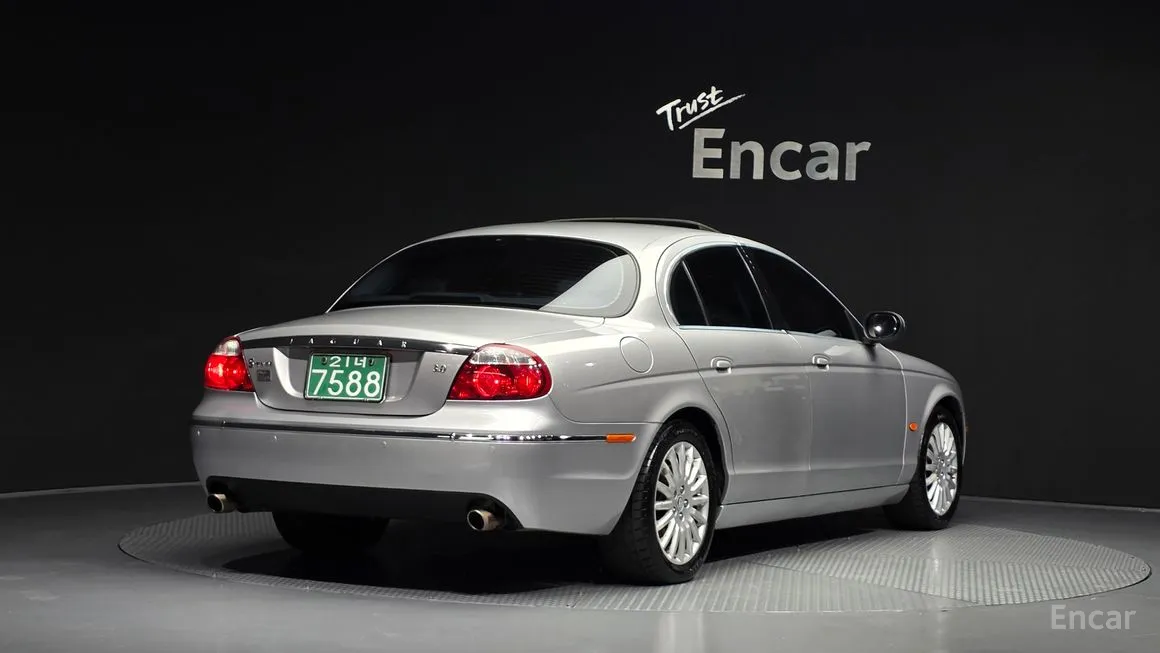 Jaguar S-TYPE